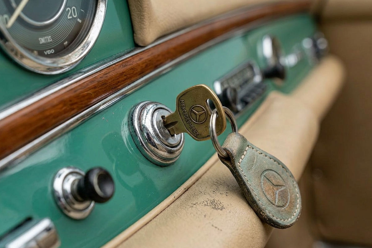 Schlüssel zum Oldtimer bei Vertragsprüfung zur Pfandleihe